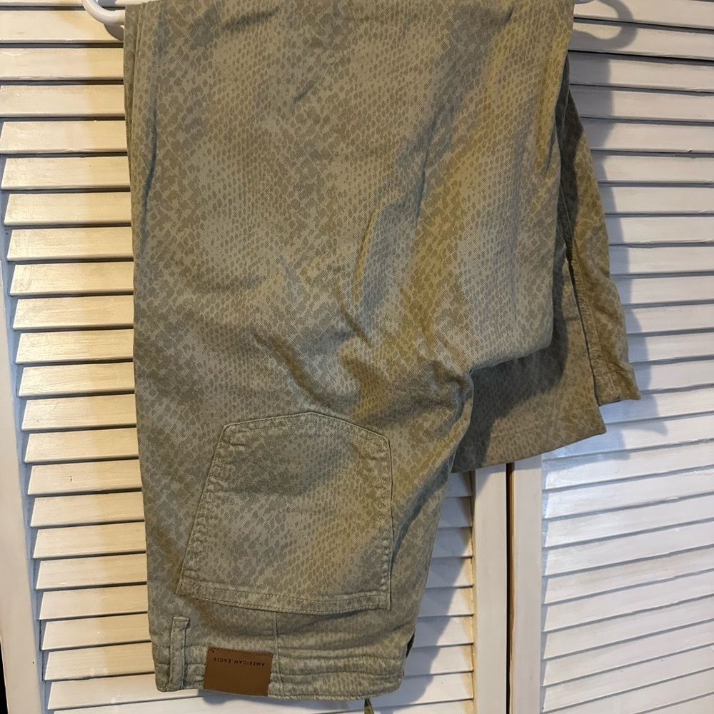American Eagle Outfitters Olive Wide leg Pants